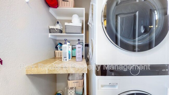 Building Photo - 6025 W 61st Ave