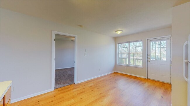 Building Photo - 1511 Hollow Hill Dr