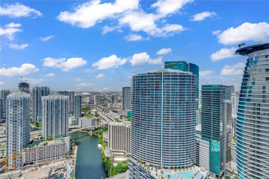 Building Photo - 465 Brickell Ave