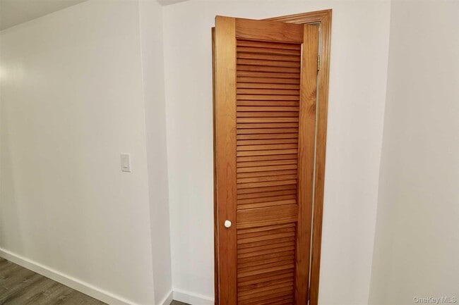 Building Photo - 128 Catherine St