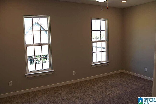 Building Photo - 1243 Elizabeth Ter