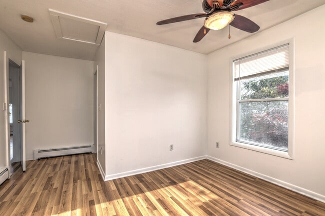 Building Photo - 83 Hawley Ave