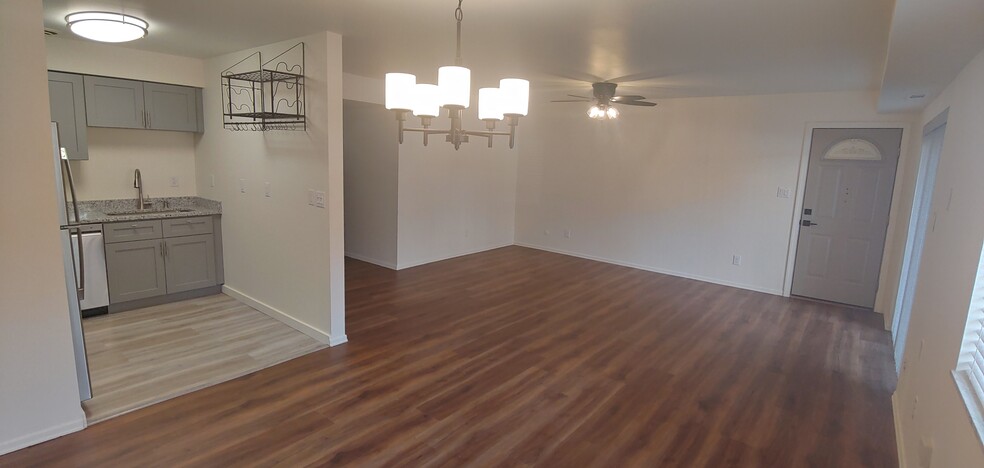Building Photo - 129 Baywood Ave
