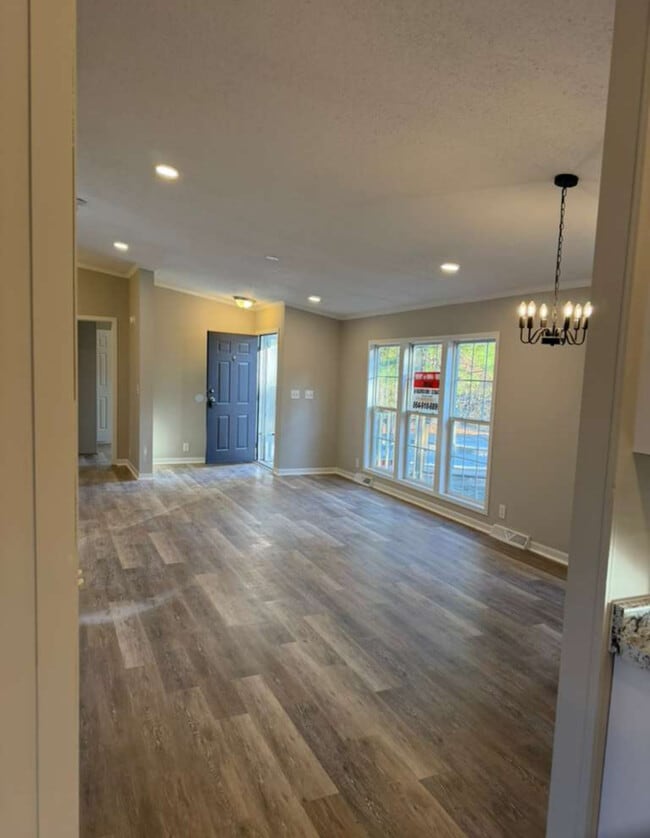 Building Photo - 379 Brookside Dr