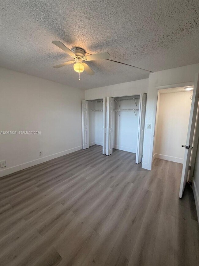 Building Photo - 6575 W Oakland Park Blvd