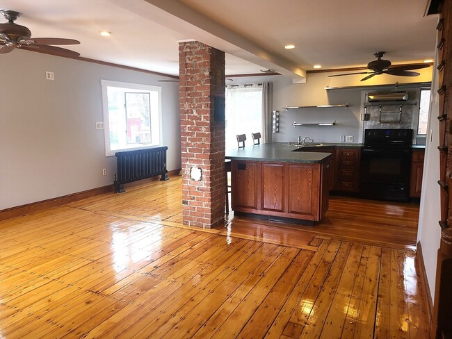 Building Photo - 30 South St