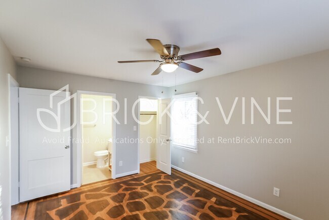 Building Photo - 813 Highbury Dr