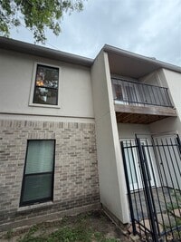 Building Photo - 2425 Augusta Dr