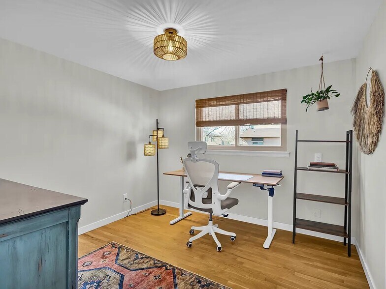 Building Photo - 1319 S Lincoln St