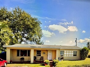 Building Photo - 16321 NW 18th Pl