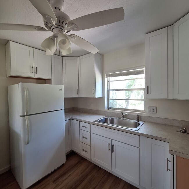 Building Photo - PEACEFUL NEIGHBORHOOD WITH 2 BEDROOMS AND ...