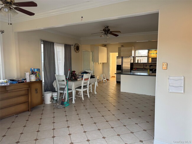 Building Photo - 48 Park Dr