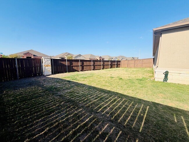 Building Photo - 193 Slenderleaf Dr