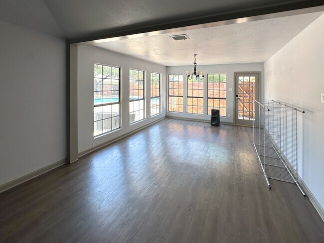 Building Photo - 7178 Rolling Fork Dr