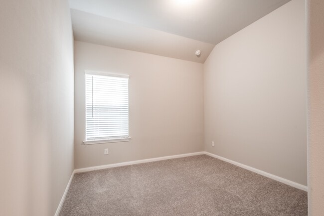 Building Photo - 3918 Sugardale St