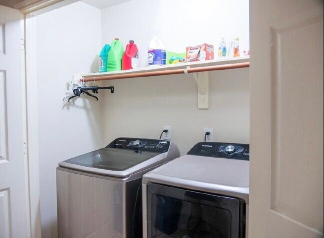 Building Photo - 14503 Hagans Ct