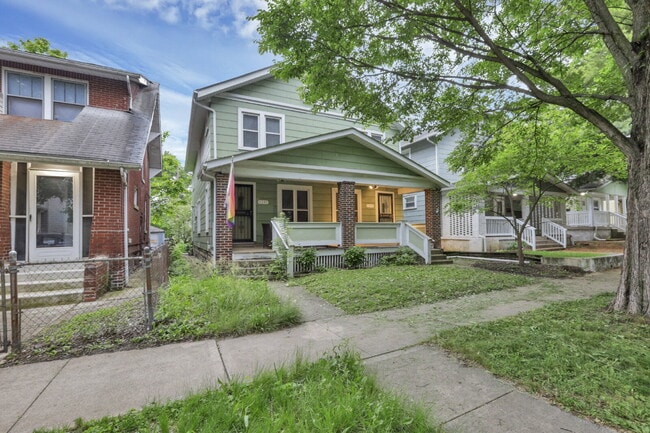Building Photo - 1349 N 6th St
