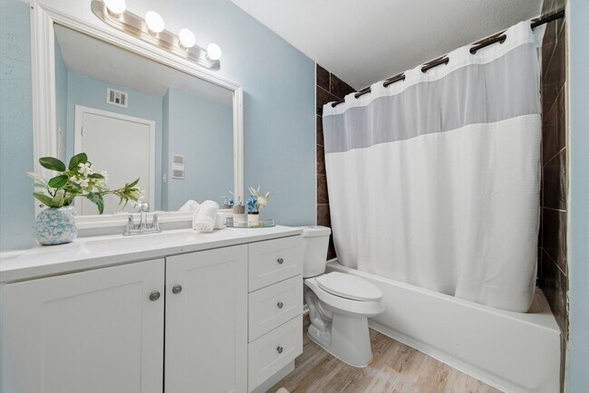 Building Photo - 8523 Hearth Dr