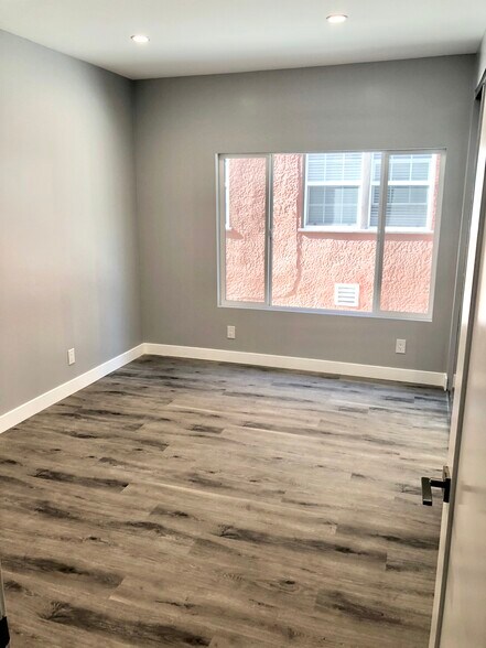 Building Photo - 1348 Carmona Ave