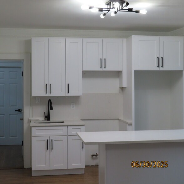 Building Photo - 348 Boyden Ave