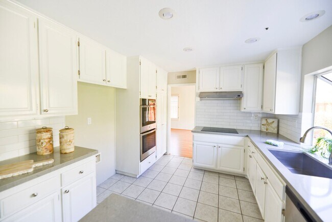 Building Photo - Charming 3 Bedroom, 2.5 Bath Home in Marbl...