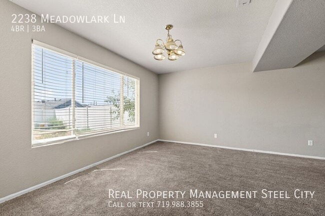 Building Photo - 2238 Meadowlark Ln