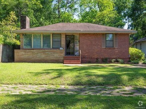 Building Photo - 2146 Winona Ave