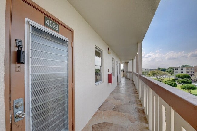 Building Photo - 4028 Newcastle B