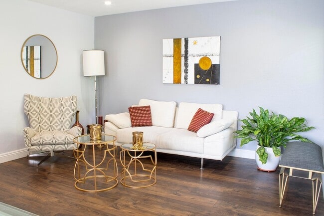 Building Photo - 522 Via Colinas