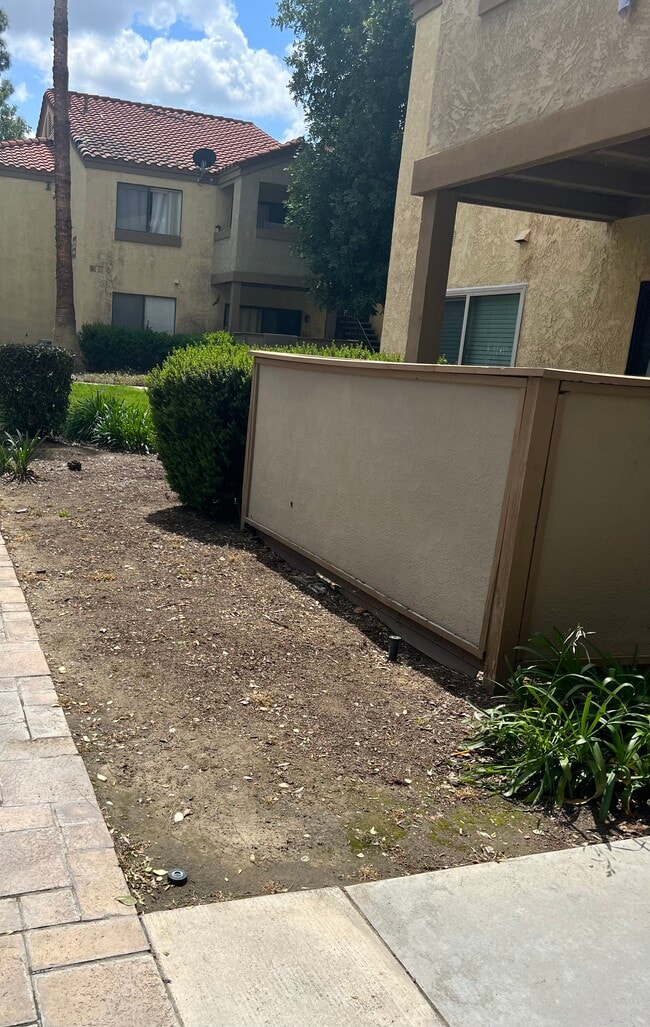 Building Photo - 1130 W Blaine St