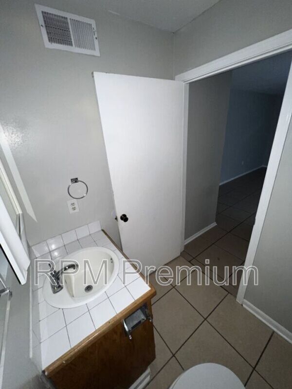 Building Photo - 5170 Weston