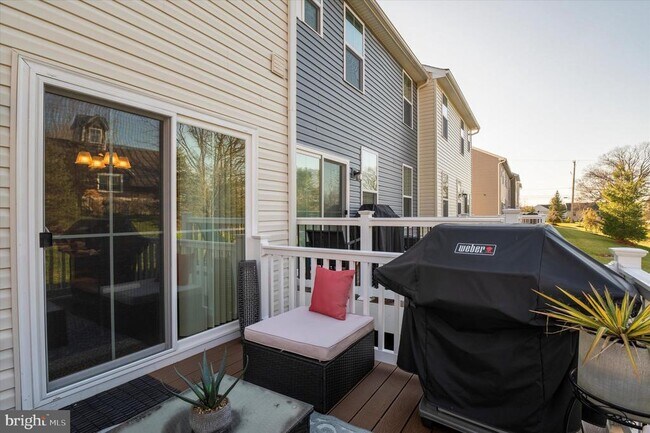 Building Photo - 1215 Benjamin Dr