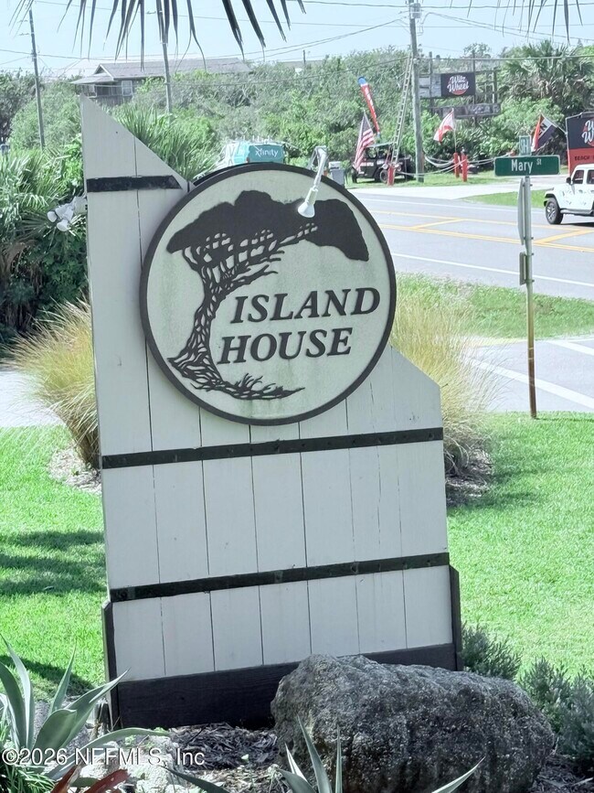 Building Photo - 5650-5A1A A1A S