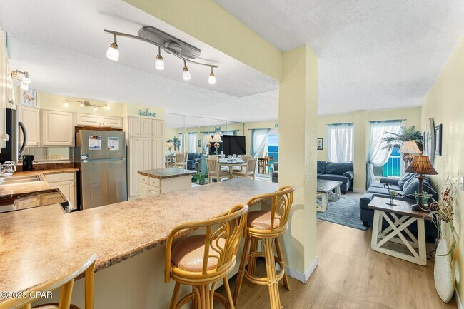 Building Photo - 8743 Thomas Dr