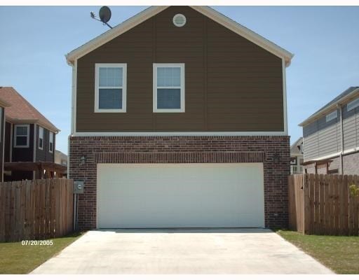 Building Photo - 570 N Tennyson Ln