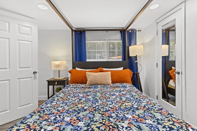 Building Photo - 2614 NW 8th St