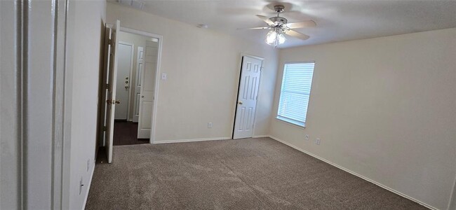 Building Photo - 911 Remington Dr