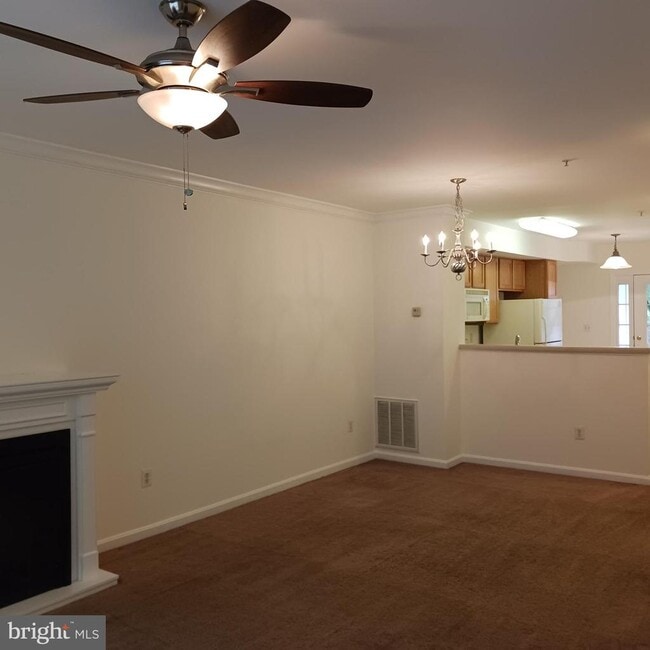 Building Photo - 2125 Hideaway Ct