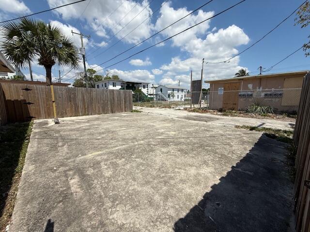 Building Photo - 905 9th St