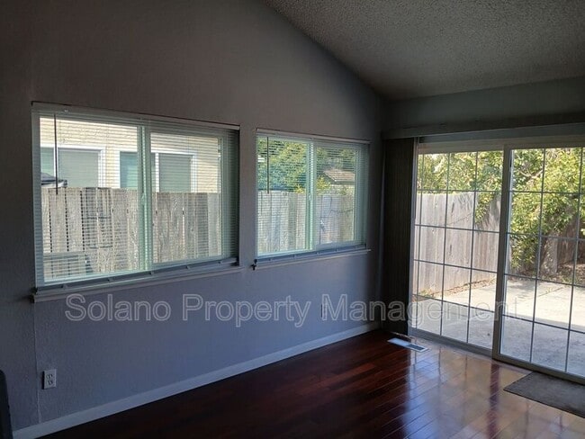 Building Photo - 400 Mokelumne Dr