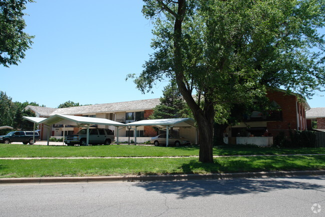 Primary Photo - 1201 W River Blvd