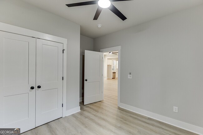 Building Photo - 115 Rains Rd