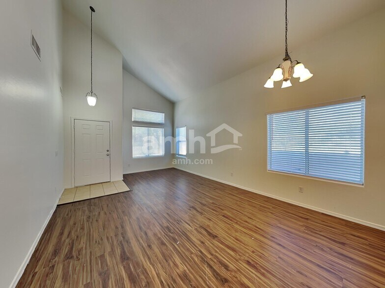 Building Photo - 6507 W Hughes Dr
