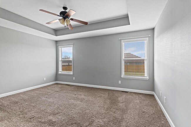 Building Photo - Available Dec 5!