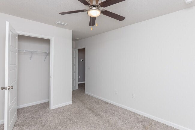 Building Photo - 5720 Blackhorse Cir