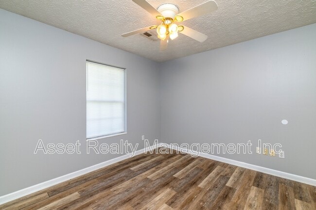 Building Photo - 152 Red Bud Ln