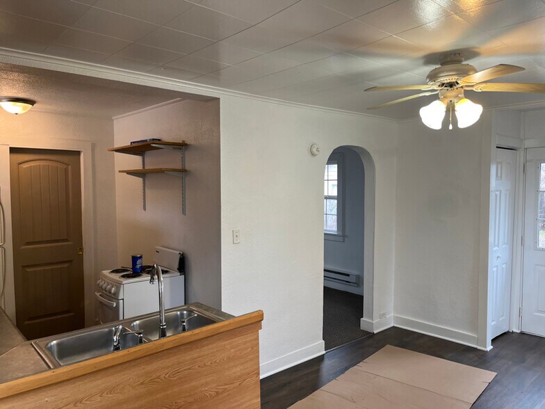 Building Photo - 205 South St