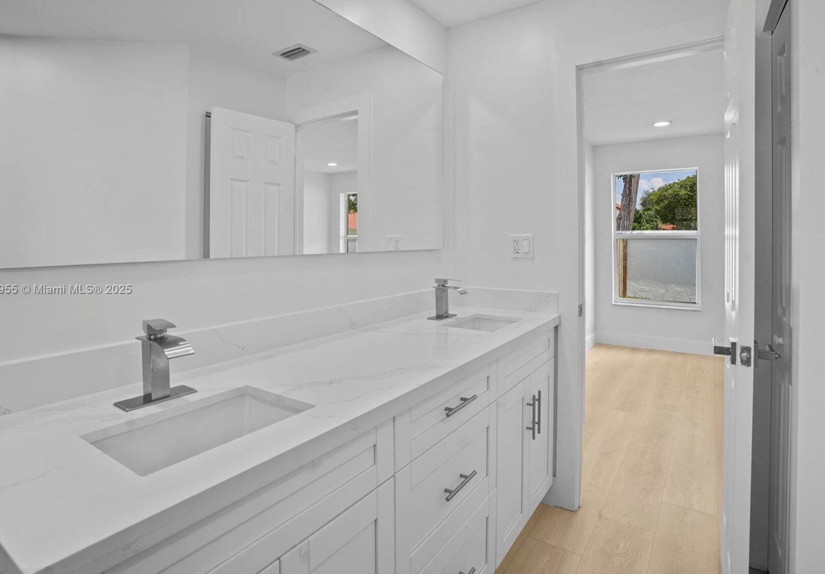 Building Photo - 9354 Arborwood Cir