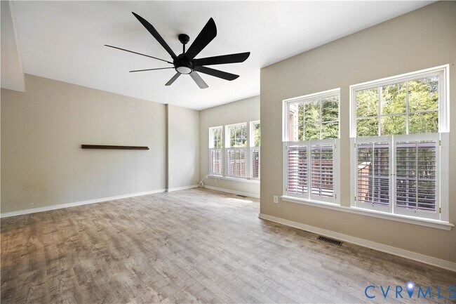 Building Photo - 2805 Queensland Dr