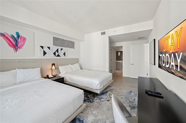 Building Photo - 4010 S Ocean Dr